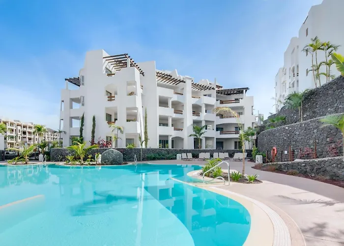 Ancor 2-4 Pool View 2b *